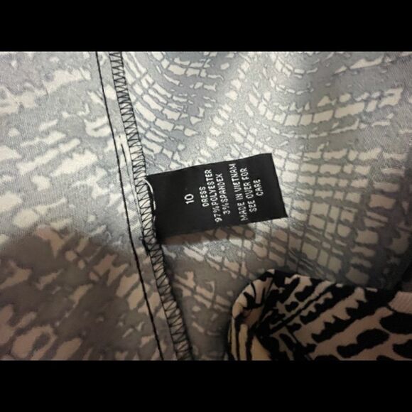 ABāStudioāSleevelessĀ &āFauxāPocketsāDress - Picture 11 of 11